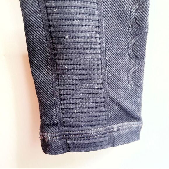 Avocado Black Textured Active Legging - Picture 7 of 7